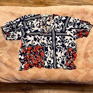 Soho Jeans floral top